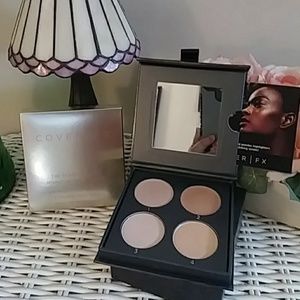 COVER/FX The perfect light highlighting palette